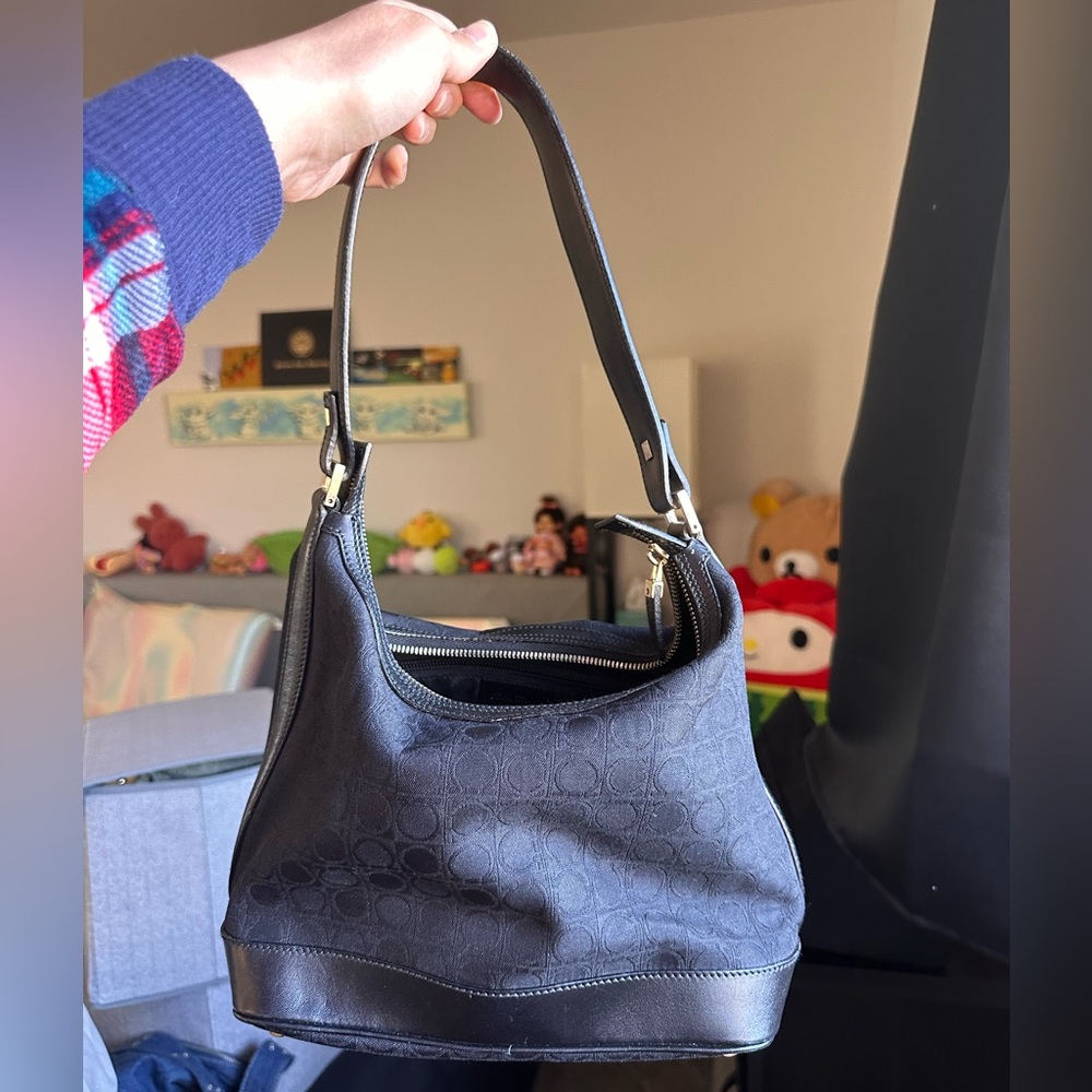 Vintage salvatore ferragamo shoulder bag